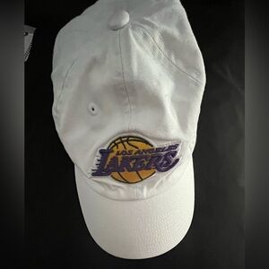 Rare!! Los Angeles Lakers Embroidered Logo Baseball Cap (Kobe Bryant) White